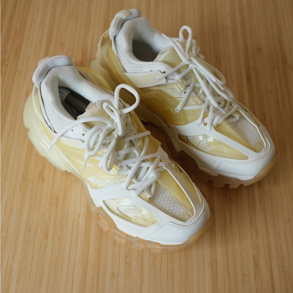 Brand new with tags Balenciaga Track V1 white.Never worn.Balenciaga bag included - Picture 5 of 10